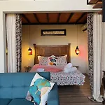 Villa Bote Farms *